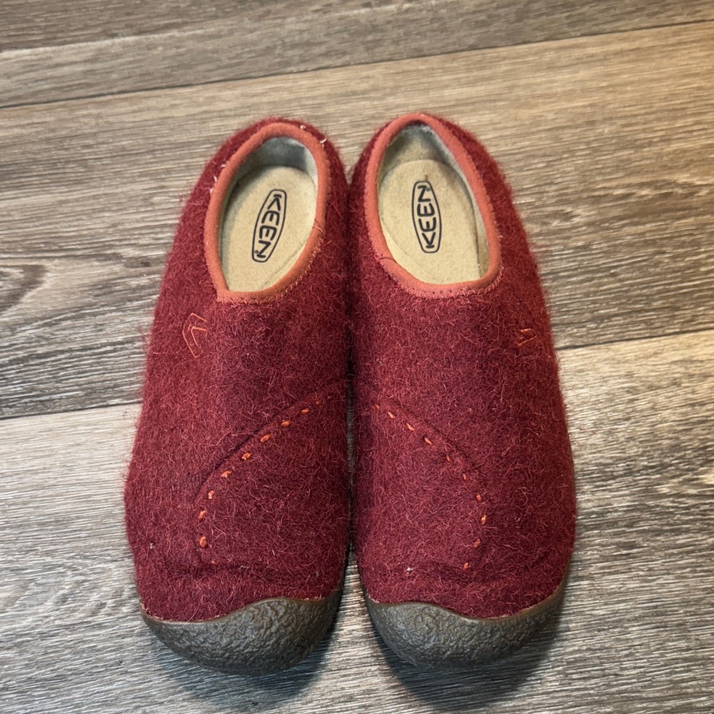 Keen Maroon Wool Nonslip Slip-On Footwear woman’s size 10 (j180)